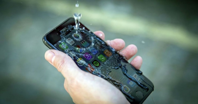 El iPhone XI podría tener una pantalla que funciona bajo el agua